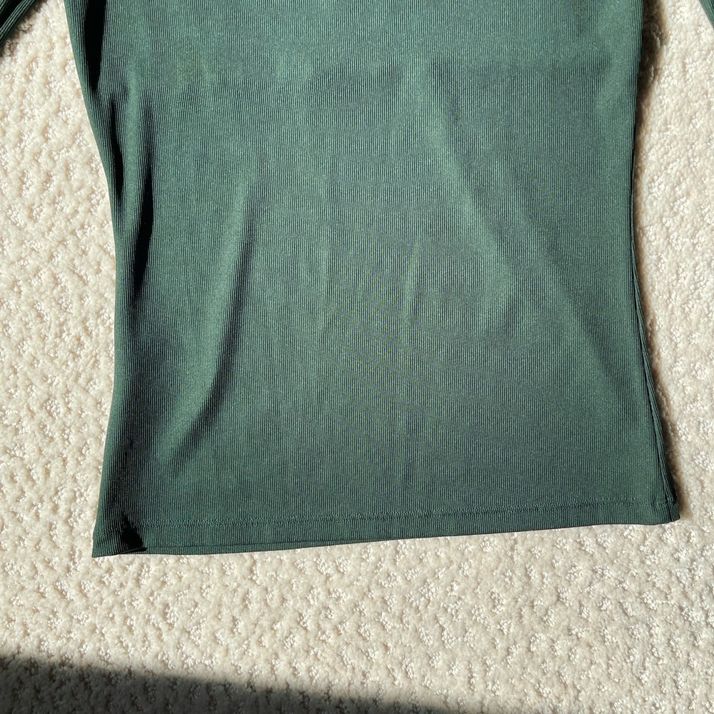 H&M Deep V Top - Picture 11 of 12